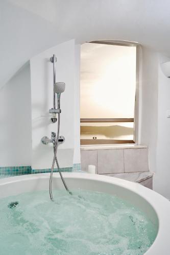 جاكوزي, Merovigliosso in إيميروفيجلي