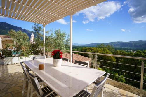 Facilities, Astrali Stone Villas in Paramythia