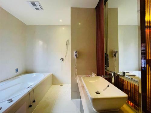 Double Room image 10
