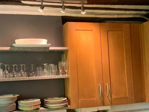 Charming Latin Quarter Courtyard Duplex for four, Paris (Foto 6)