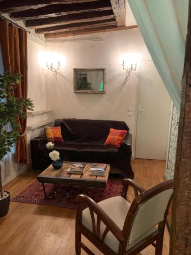 Charming Latin Quarter Courtyard Duplex for four, Paris (Foto 9)