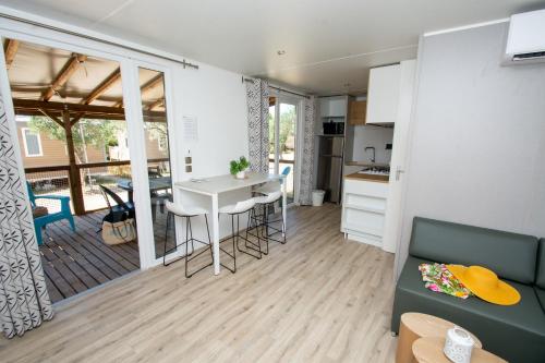 Camping Les Hautes Prairies – Lourmarin, UT
