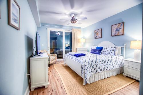 Exclusive 3 BD End Unit Laketown Wharf 5th Floor! Best Amenities! - image 7