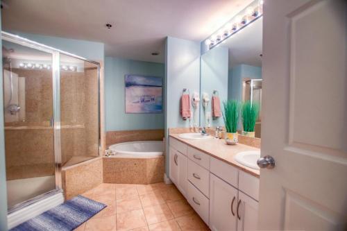 Exclusive 3 BD End Unit Laketown Wharf 5th Floor! Best Amenities! - image 8