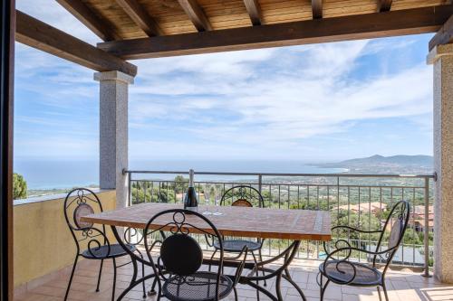 [BUDONI]Terrazza vista mare e parcheggio gratuito gîte à louer Luddui