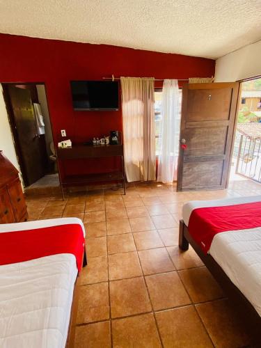 Hotel De Cervantes – San Sebastián del Oeste, IN
