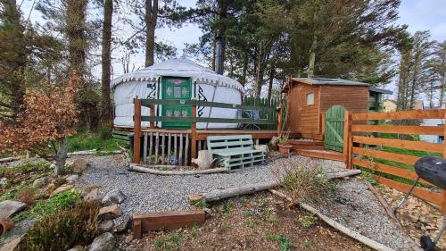 The Tall Pines Yurt - Hotel - Helmsdale