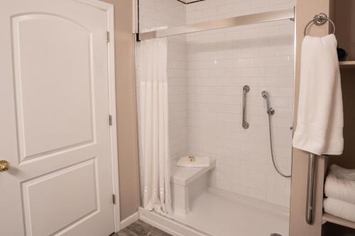 Deluxe King Room - Disability Access