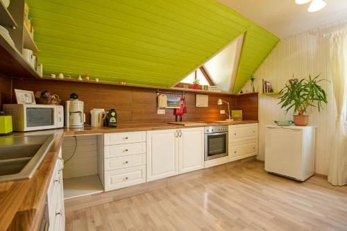 köök, Haus mit Herz in Ledenitzen
