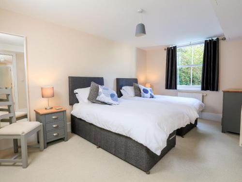 12 Combehaven - image 12