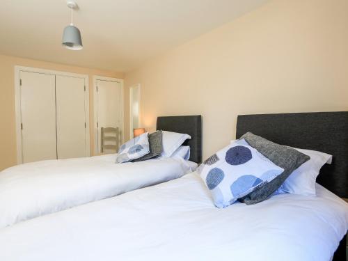 12 Combehaven - main image