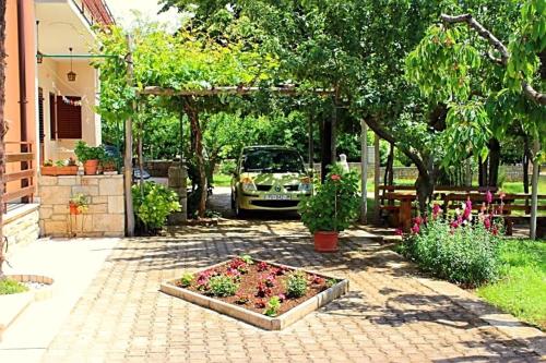  Apartment in Vrvari with One-Bedroom 3 in Poreč