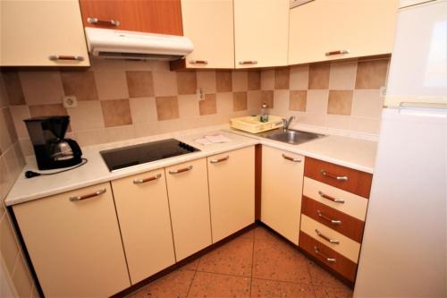 Apartments with a parking space Baska Krk - 18804 - image 2