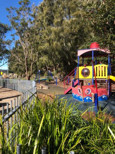 Playground, Oasis on the Hawkesbury - Water Views in Ku-Ring-Gai
