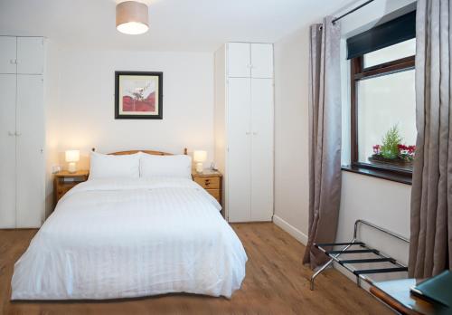 Woodside Lodge B&B - image 13