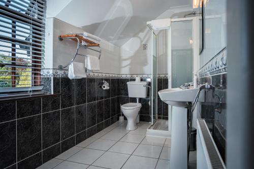 Woodside Lodge B&B - image 8