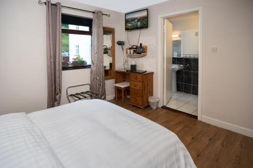Woodside Lodge B&B - image 10