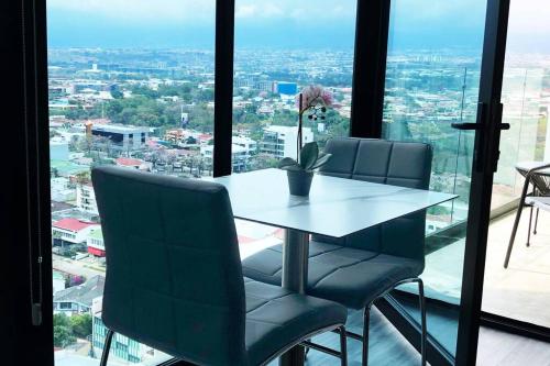 Amazing views SJO Cozy Equipped. 24/7 Concierge - image 2