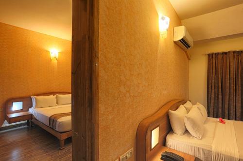 Calangute Residency Ideally located in the prime touristic area of Calangute, Calangute Residency promises a relaxing and wonderful visit. The hotel has everything you need for a comfortable stay. All the necessary facil