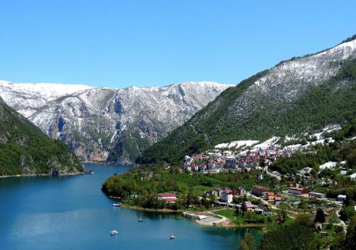 Surrounding environment, Apartments Ravno in Pluzine