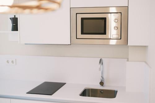 One-Bedroom Apartment image 4
