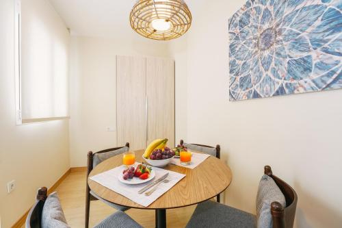 One-Bedroom Apartment image 7