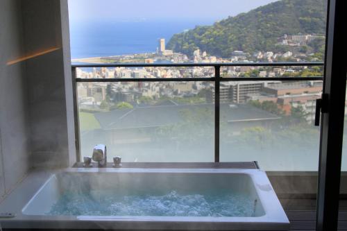 전망, Atami Fuga in 아타미