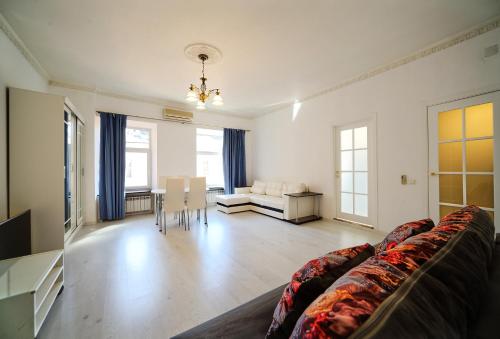 Luxury apartments St.Petersburg CENTER Nevsky 63