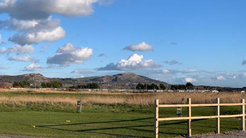 Cozy Private Static Caravan at Llyons Robin Hood - Silver Birch Way 11