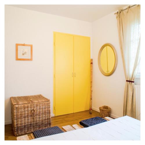 Chambre soignée et accueillante à la campagne - Ch. Jaune (Chambre soignee et accueillante a la campagne - Ch. Jaune) in Lafrancaise