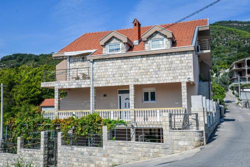 Guest House Ivana - image 7