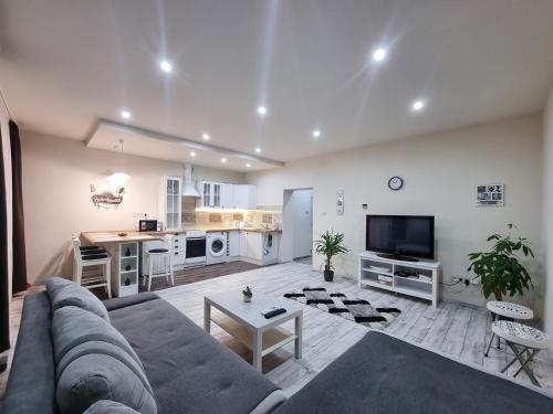 HIGH STREET APARTMAN