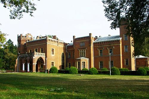 Ресторан, Domek letniskowy "Pod dębem" (Domek letniskowy "Pod debem") in Olsztyn City Center