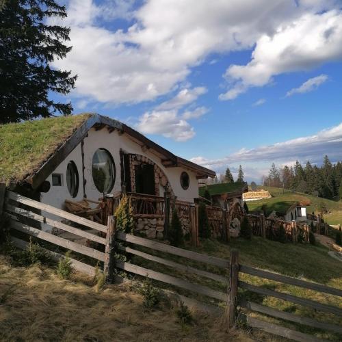 Exterior view of Odai din Plai