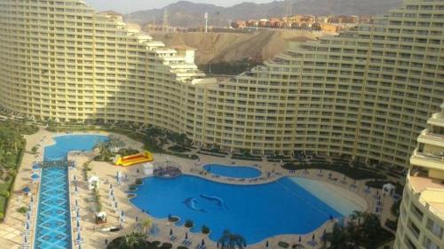 شاليهات اهرامات بورتو السخنه — Hotel in Ataqah
