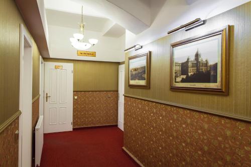 Hotel Taurus - image 2