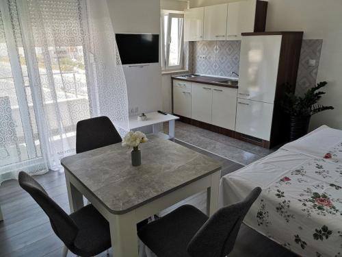 Apartments Dzeki 5