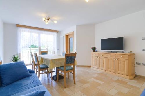 Koplietošanas atpūtas telpa ar TV, Belsogno B&B in Castelfondo
