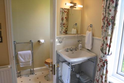 Twin Room with Shower