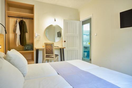 2 twin beds