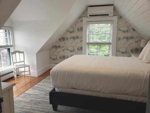 299493536 Sand Bar Cottage Inn