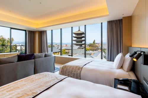Twin Room with Terrace with Free Lounge Access - Pagoda View 