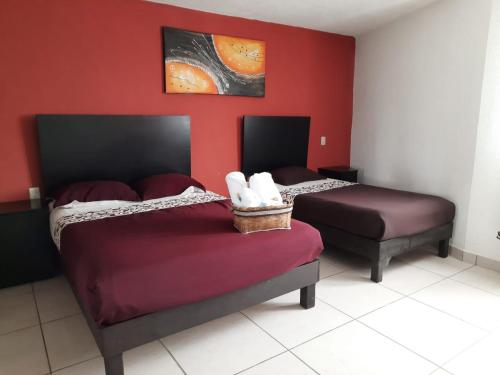 Hotel & Suites Cerro Roj0 - Tap to explore photos