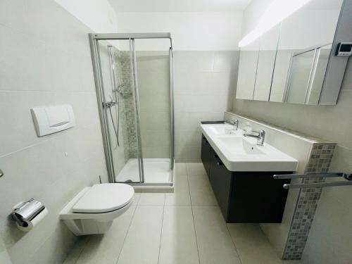  Residenza Montana Lago App 8383 in Muralto