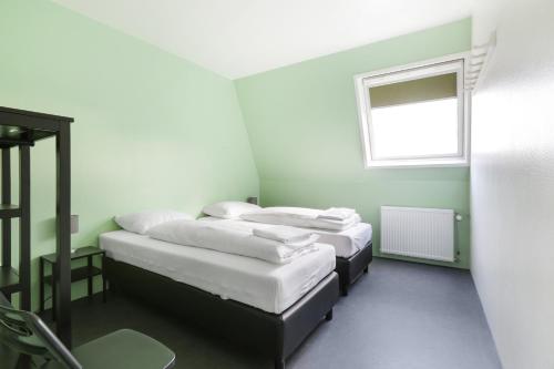 Hans Brinker Hostel Amsterdam – Amsterdam, NY