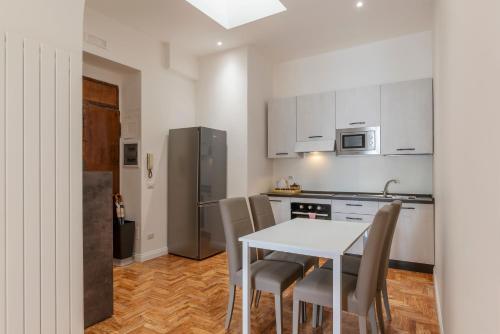 Rione Prati Elegant Apartment with Balcony, Rome (photo 3)