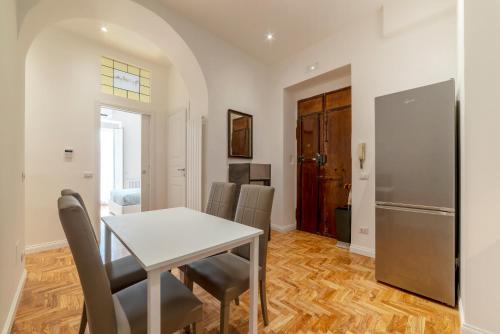 Rione Prati Elegant Apartment with Balcony, Rome (photo 6)