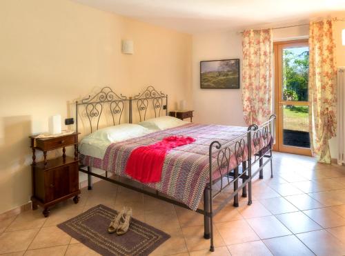 1 queen bed, 2 twin beds