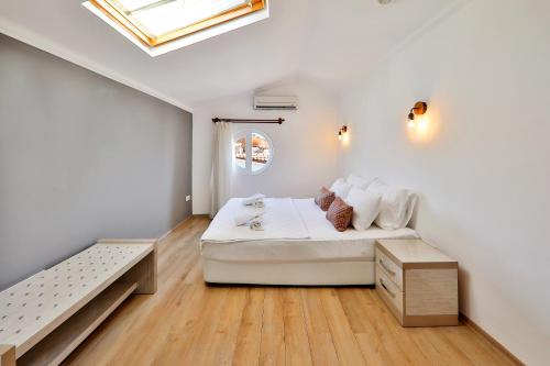 Two-Bedroom Duplex Apartment with Double Bathroom