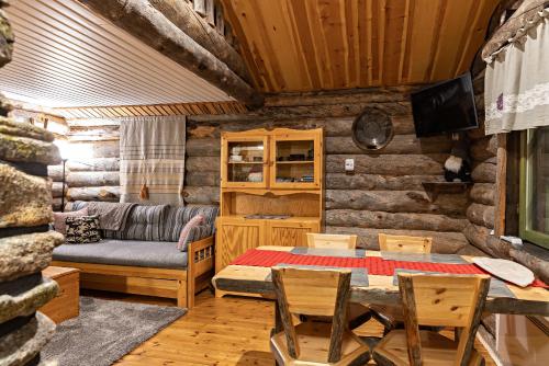 Polar Aurora Cabins - image 11